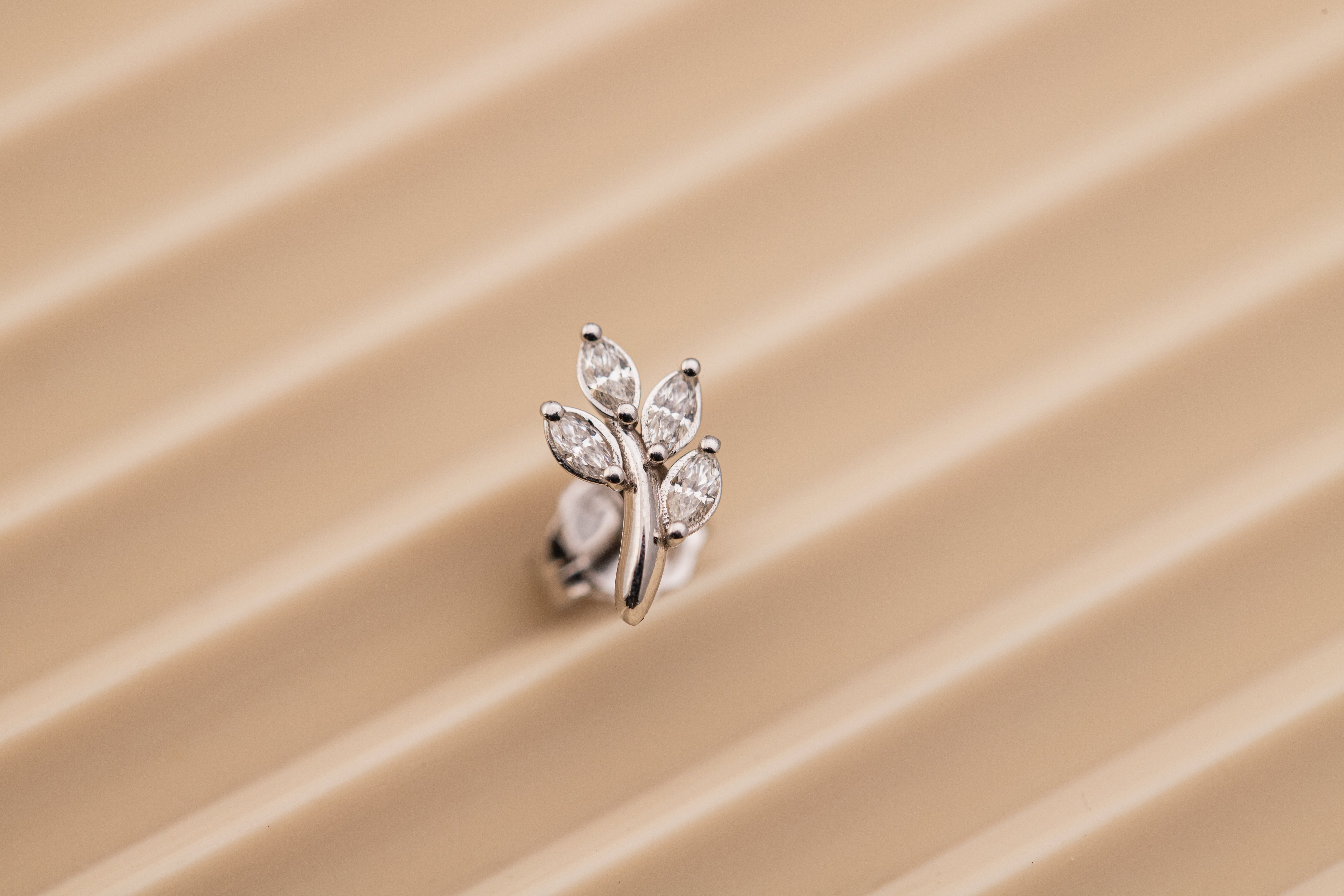 Leaf Stud