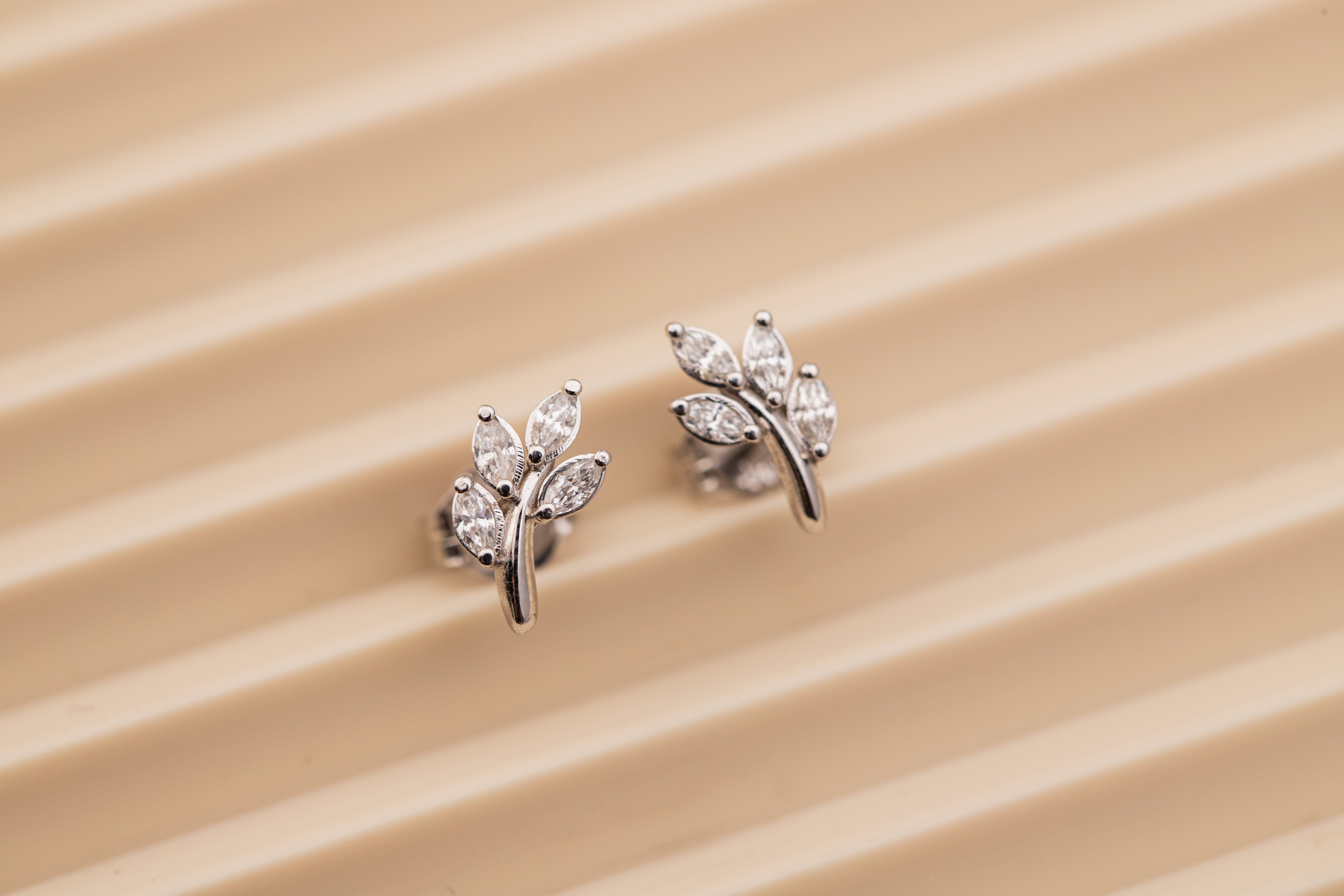 Leaf Stud