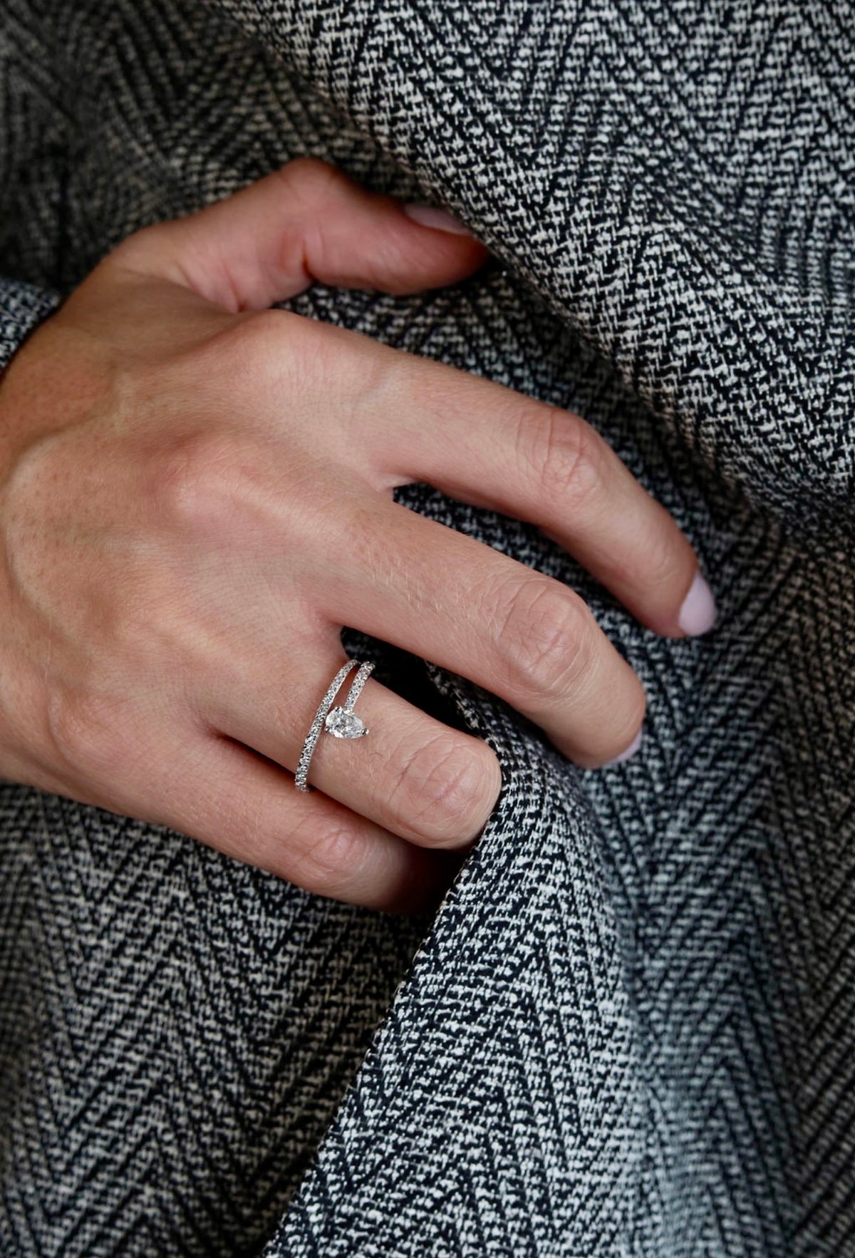 LUNA DIAMOND RING