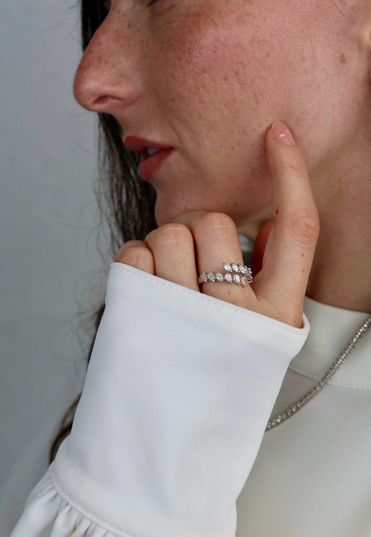 MARQUISE EMBRACE RING